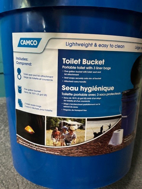NEW CAMCO 5 GAL TOILET BUCKET W/SEAT + 63 TOILET WASTE BAGS CAMPING HIKING