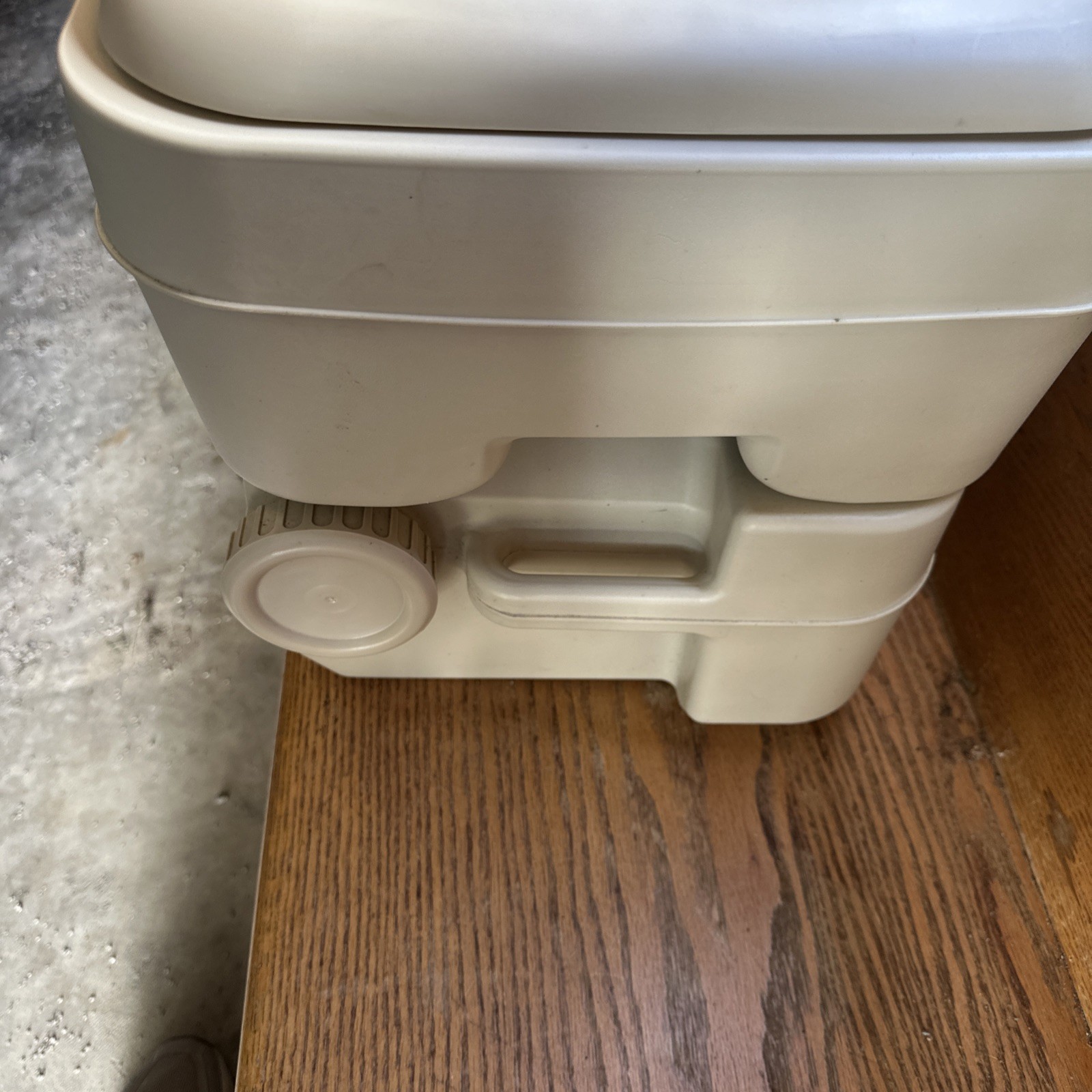 DOMETIC PORTABLE CAMPING POTTY, EUC