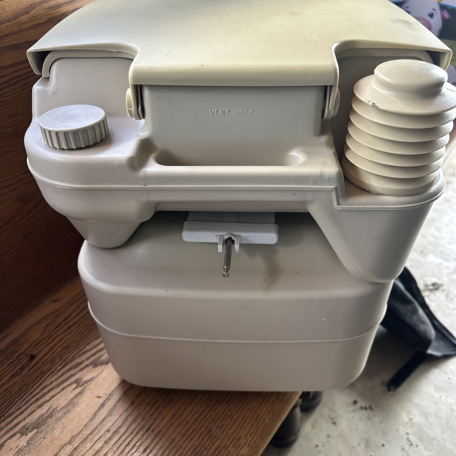 DOMETIC PORTABLE CAMPING POTTY, EUC