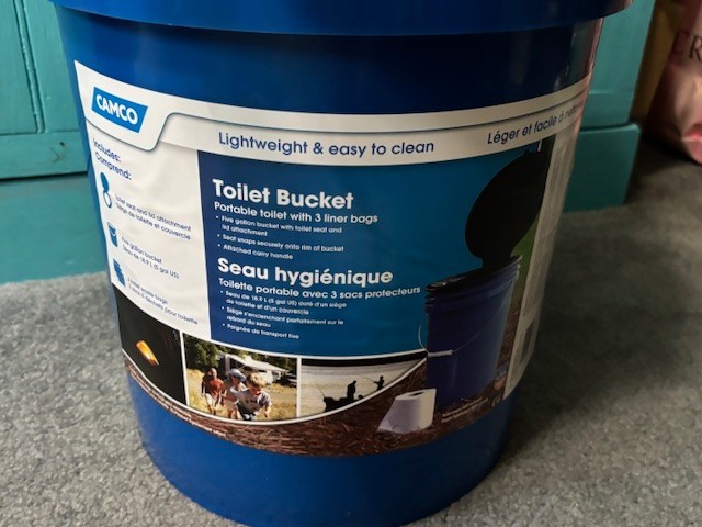 NEW CAMCO 5 GAL TOILET BUCKET W/SEAT + 63 TOILET WASTE BAGS CAMPING HIKING