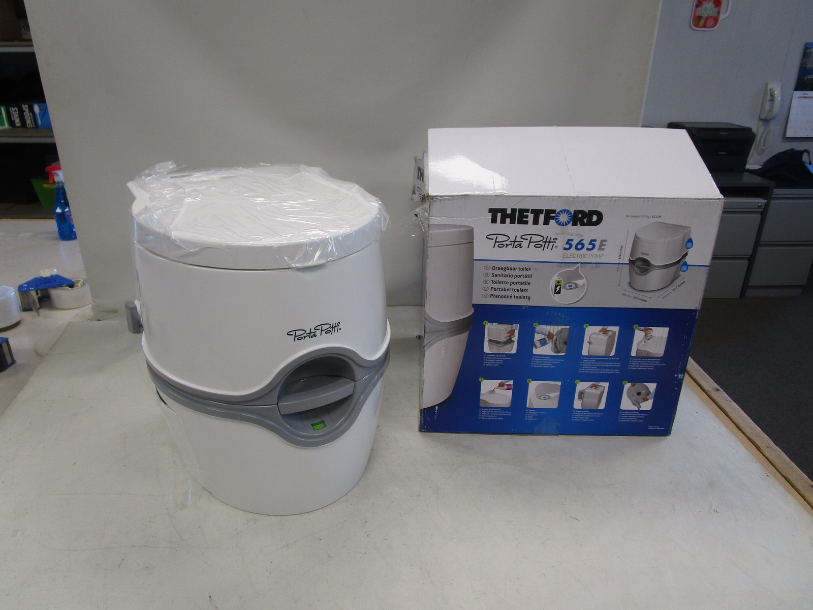THETFORD PORTA POTTI 565E CURVE PORTABLE TOILET SOFT CLOSE SEAT WHITE 92306